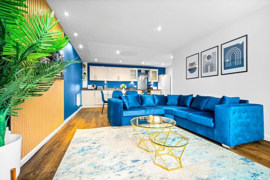 Spacious 2 Bed Apt B'Ham Cc With Parking Sleeps 7 Birmingham Kültér fotó